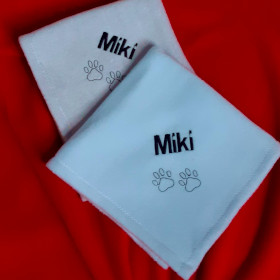 koc dla psa z imieniem Miki, imię wykonane czcionką arial